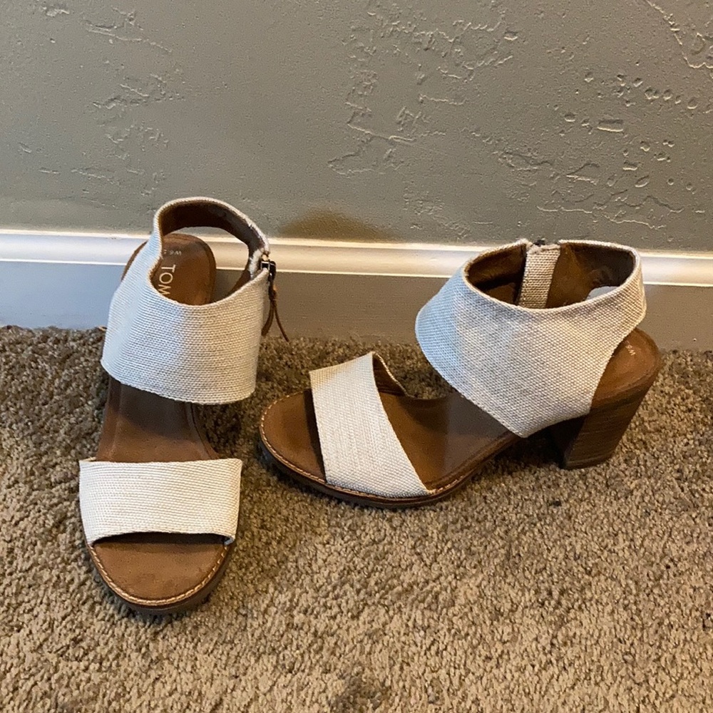 Tom’s heels
